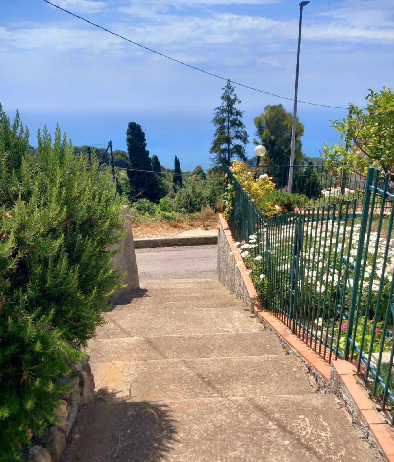 Dolci Risvegli Appartamento Vista Mare Ventimiglia Exteriör bild