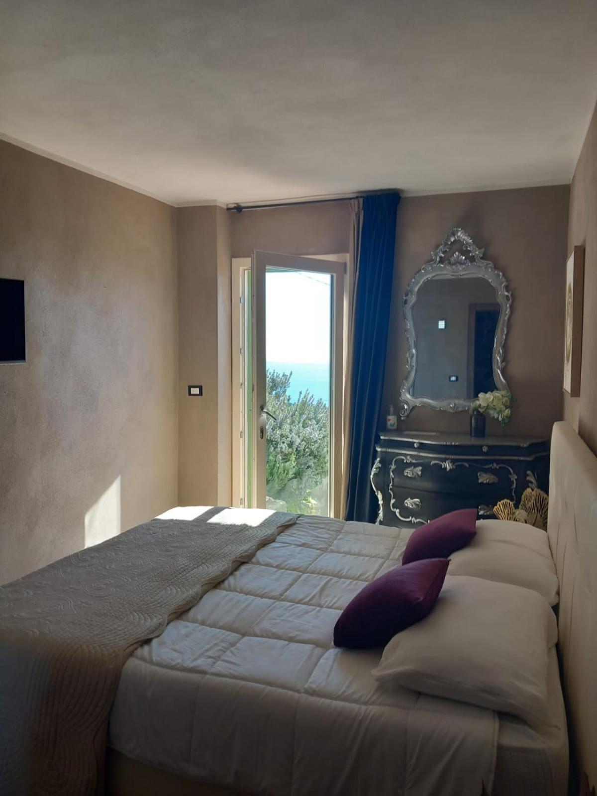 Dolci Risvegli Appartamento Vista Mare Ventimiglia Rum bild